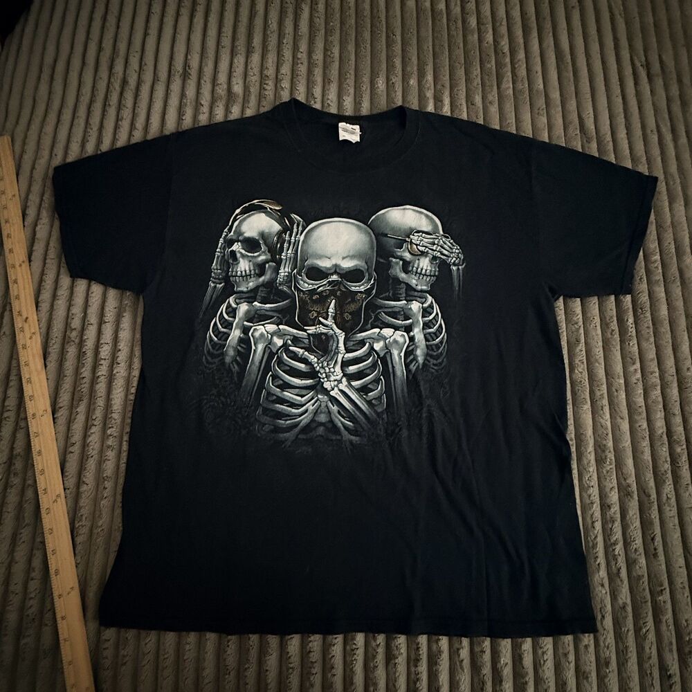 Y2K style Fruit of the Loom Skeleton See Hear Speak No Evil Black Tee Men’s XL